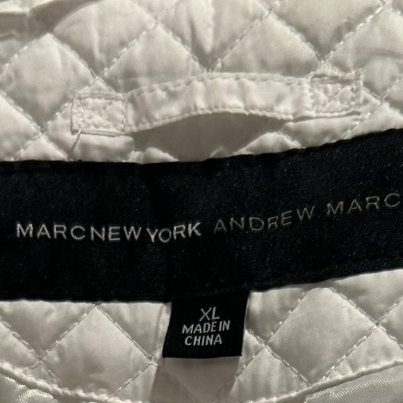 MARC JACOBS, MARCNEWYORK, LONG WHITE VEST, ZIPS TO THE TOP SIZE L/XL - Picture 3 of 6
